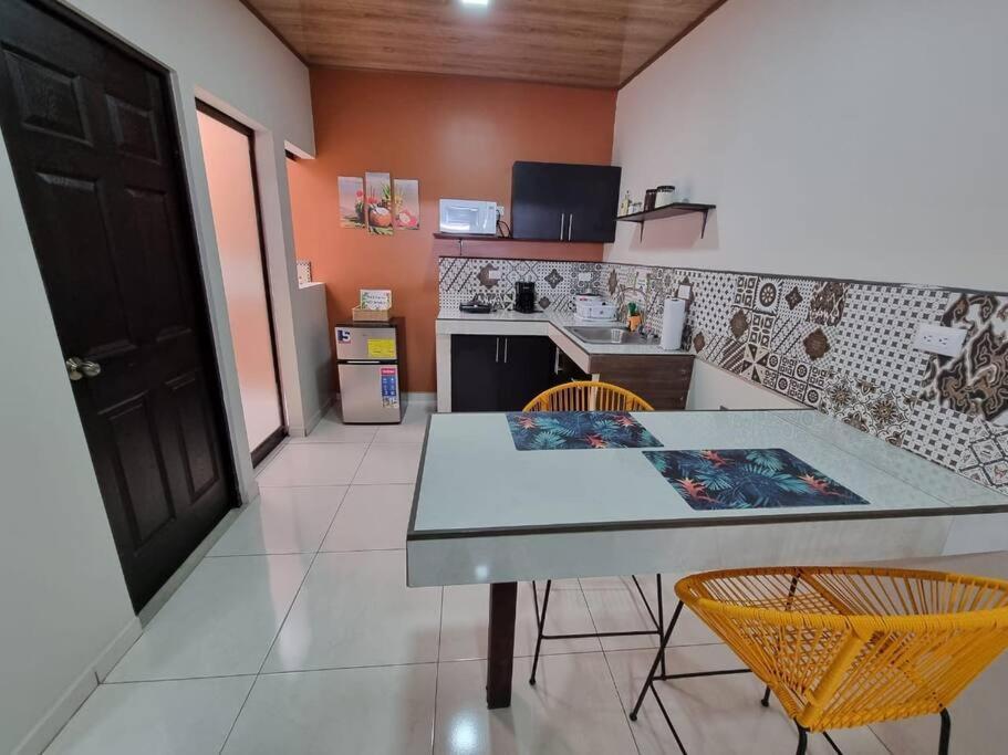 Department H Gonzalez 2 Apartment